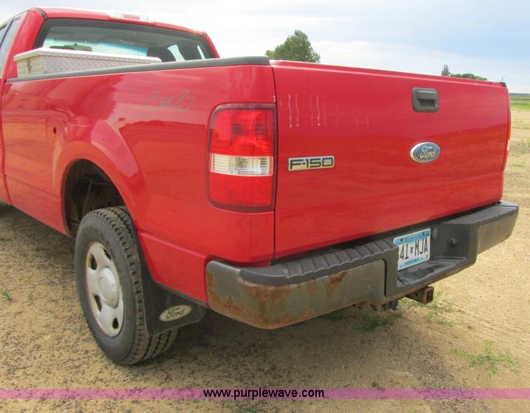 image for item I2525 2006 Ford F150 XL pickup truck