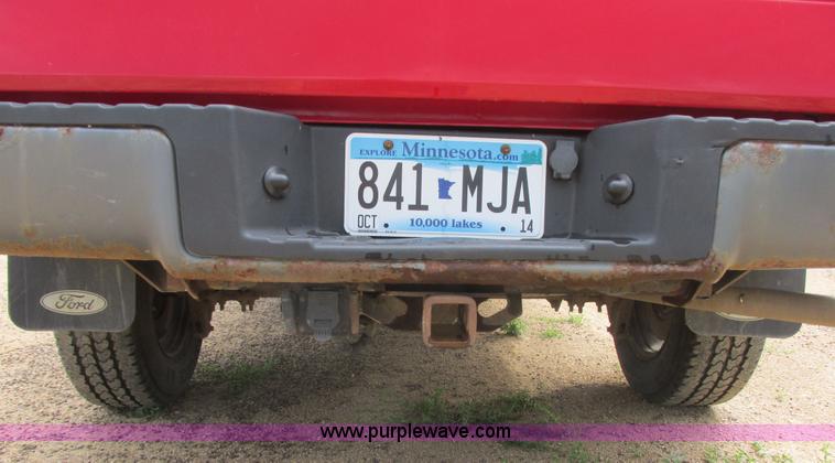 image for item I2525 2006 Ford F150 XL pickup truck