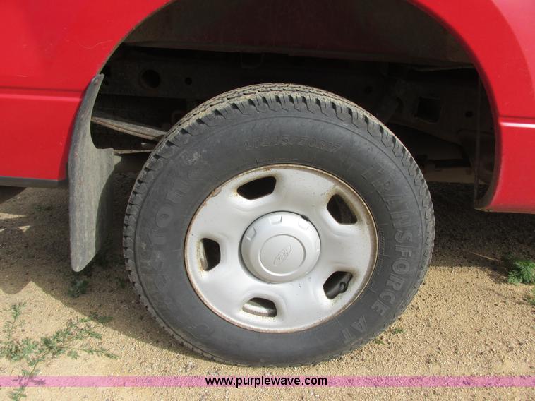 image for item I2525 2006 Ford F150 XL pickup truck