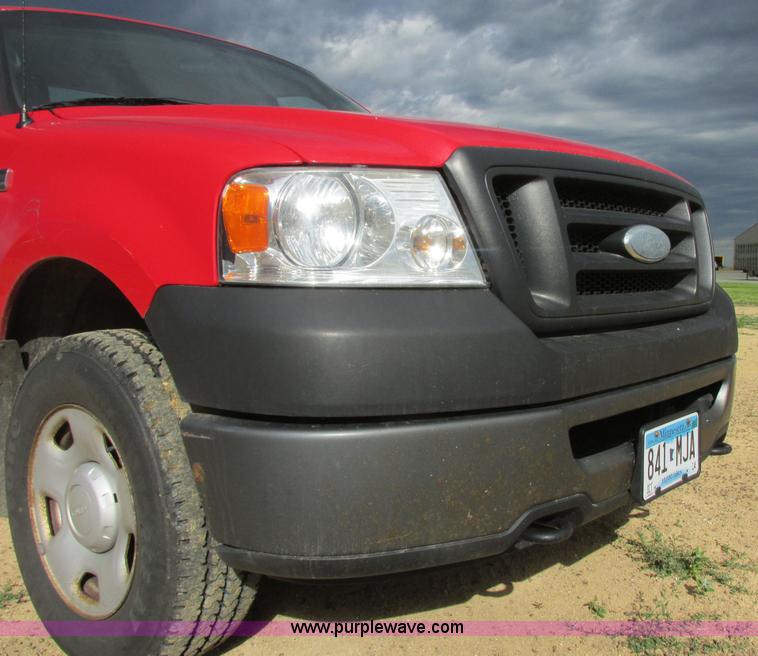 image for item I2525 2006 Ford F150 XL pickup truck