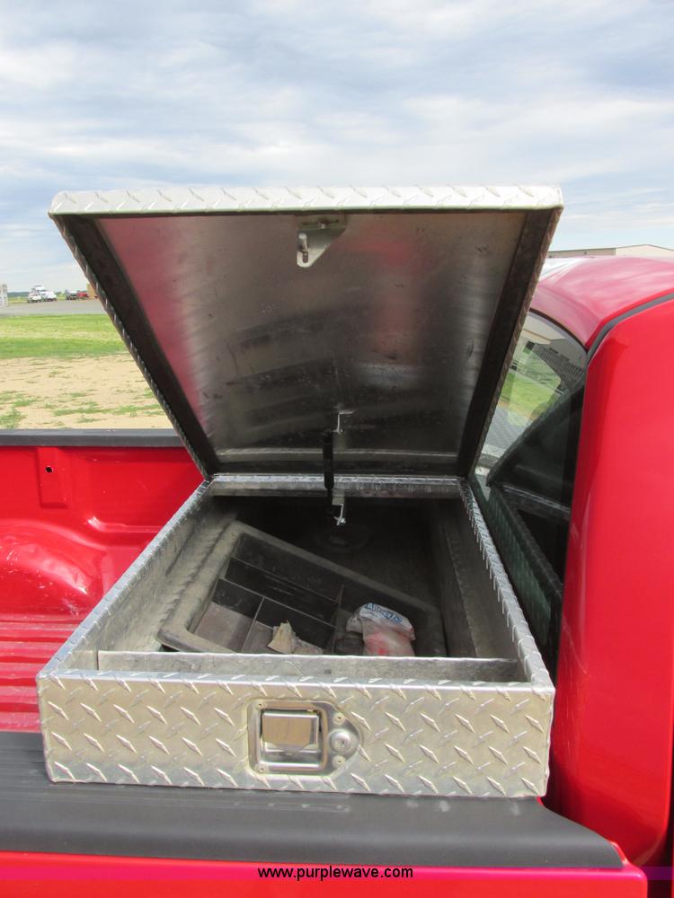 image for item I2525 2006 Ford F150 XL pickup truck