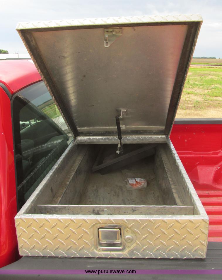 image for item I2525 2006 Ford F150 XL pickup truck