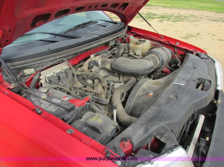 image for item I2525 2006 Ford F150 XL pickup truck