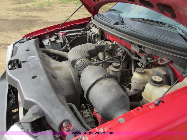 image for item I2525 2006 Ford F150 XL pickup truck