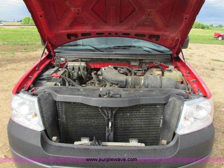 image for item I2525 2006 Ford F150 XL pickup truck