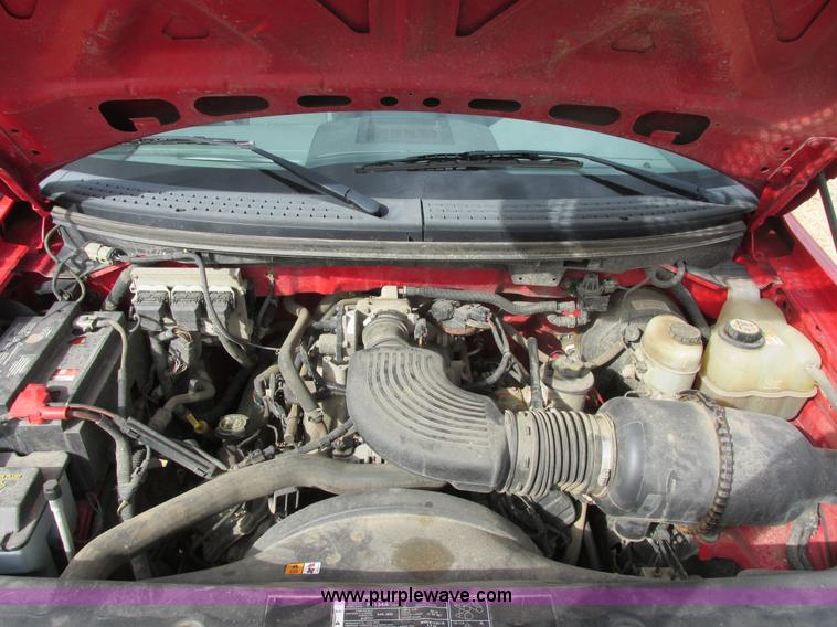 image for item I2525 2006 Ford F150 XL pickup truck