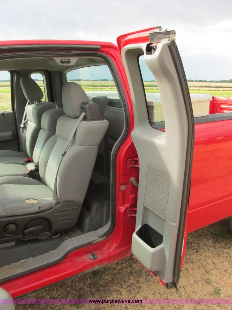 image for item I2525 2006 Ford F150 XL pickup truck