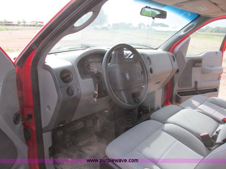 image for item I2525 2006 Ford F150 XL pickup truck