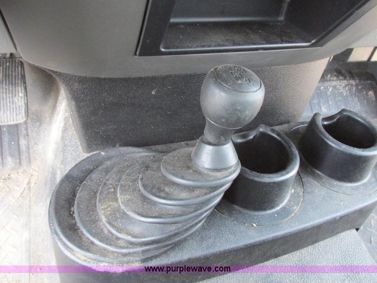 image for item I2525 2006 Ford F150 XL pickup truck