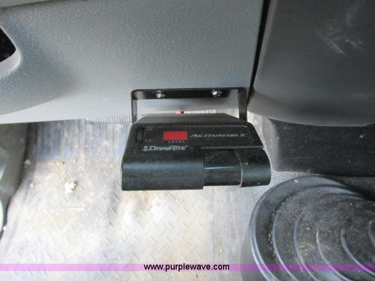 image for item I2525 2006 Ford F150 XL pickup truck