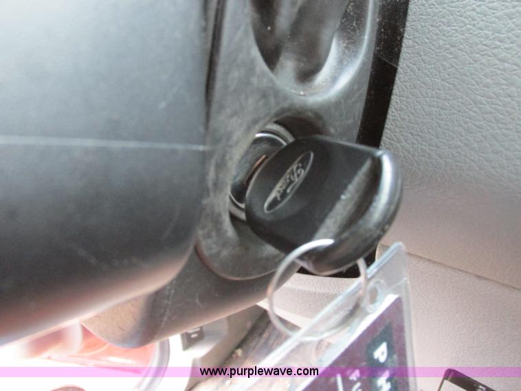 image for item I2525 2006 Ford F150 XL pickup truck