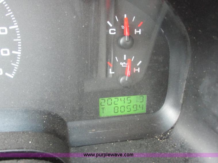 image for item I2525 2006 Ford F150 XL pickup truck