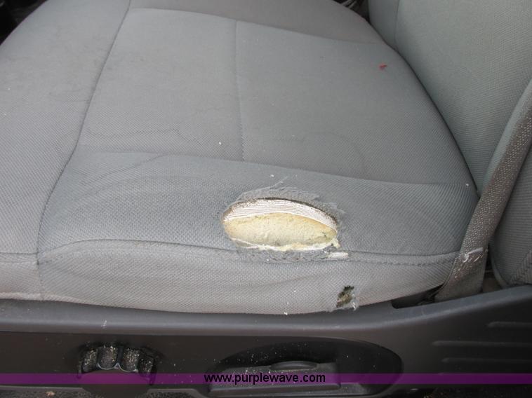 image for item I2525 2006 Ford F150 XL pickup truck