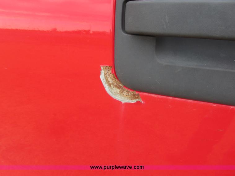 image for item I2525 2006 Ford F150 XL pickup truck