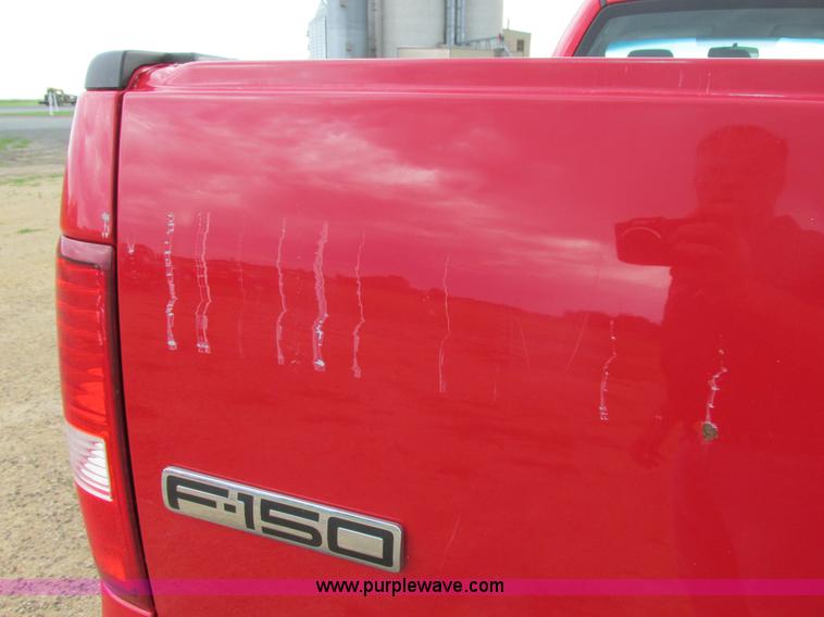 image for item I2525 2006 Ford F150 XL pickup truck
