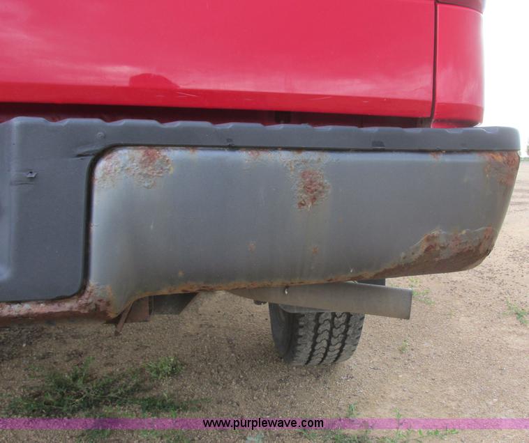 image for item I2525 2006 Ford F150 XL pickup truck