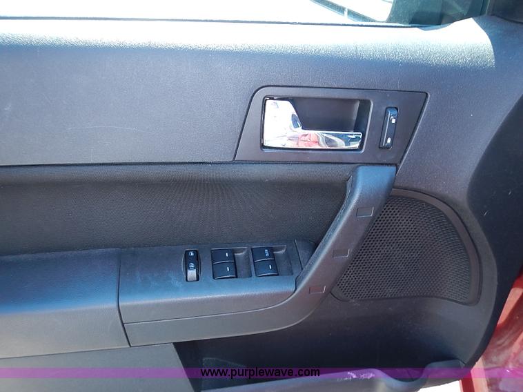 image for item I3554 2009 Ford Focus SES