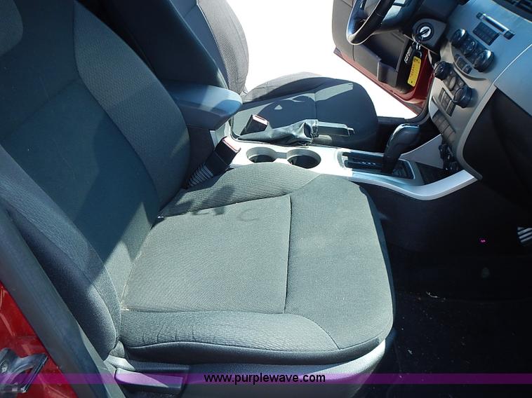 image for item I3554 2009 Ford Focus SES
