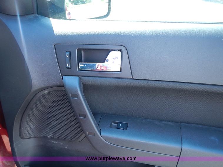 image for item I3554 2009 Ford Focus SES