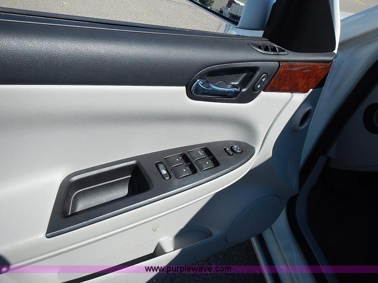 image for item I3565 2007 Chevrolet Impala LS
