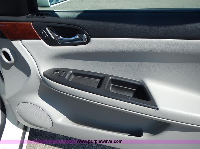 image for item I3565 2007 Chevrolet Impala LS