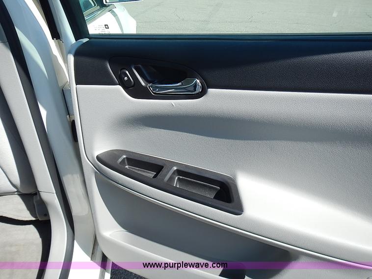 image for item I3565 2007 Chevrolet Impala LS