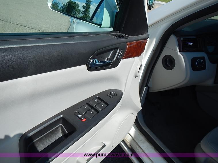 image for item I3566 2007 Chevrolet Impala LS