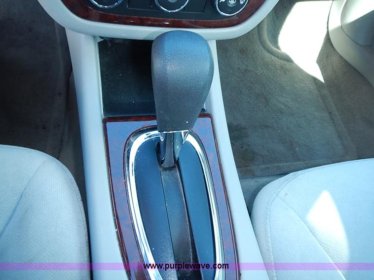 image for item I3566 2007 Chevrolet Impala LS