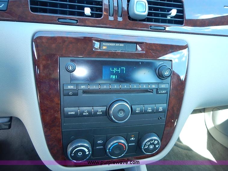 image for item I3566 2007 Chevrolet Impala LS