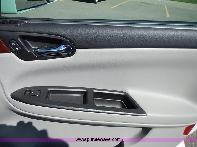 image for item I3566 2007 Chevrolet Impala LS
