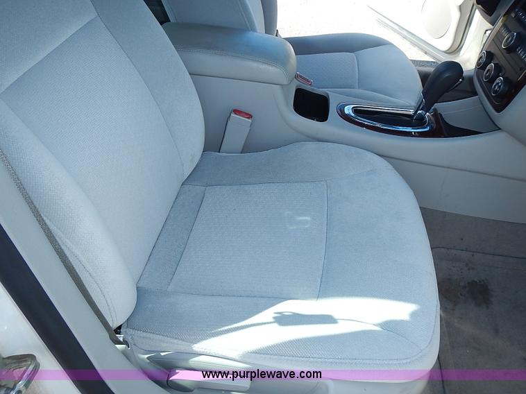 image for item I3566 2007 Chevrolet Impala LS