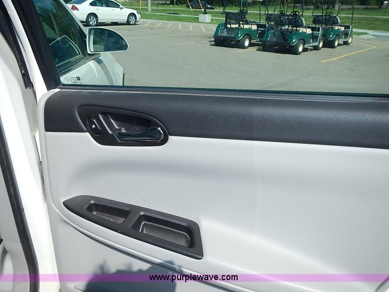 image for item I3566 2007 Chevrolet Impala LS