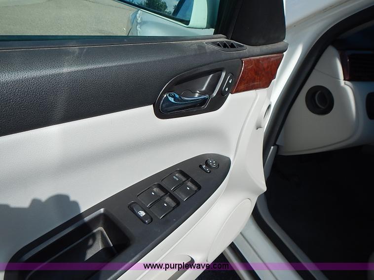 image for item I3567 2008 Chevrolet Impala LS