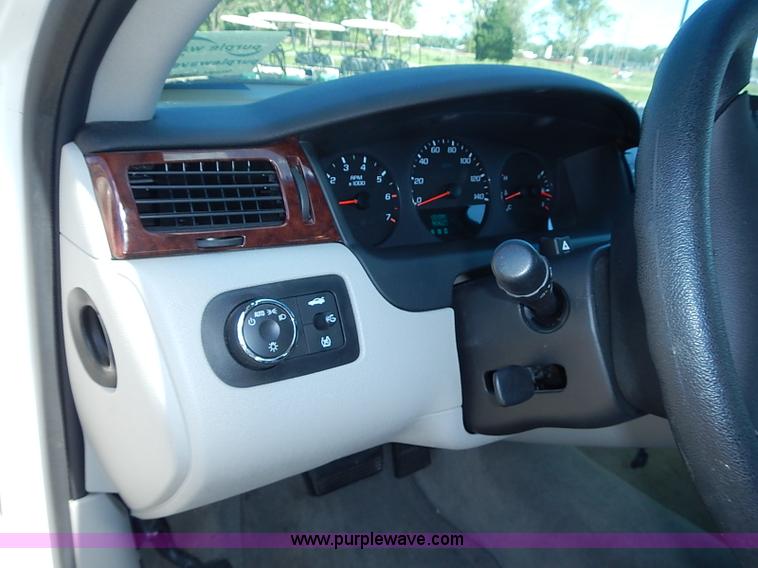 image for item I3567 2008 Chevrolet Impala LS