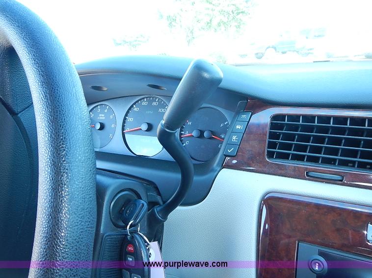 image for item I3567 2008 Chevrolet Impala LS