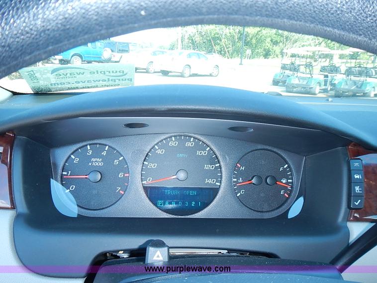 image for item I3567 2008 Chevrolet Impala LS