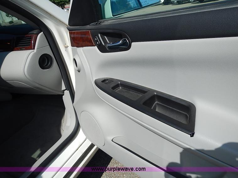 image for item I3567 2008 Chevrolet Impala LS