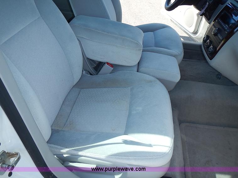 image for item I3567 2008 Chevrolet Impala LS