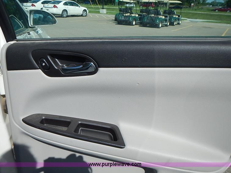 image for item I3567 2008 Chevrolet Impala LS