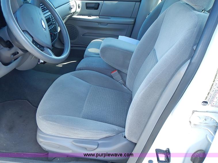 image for item I3568 2006 Ford Taurus SE