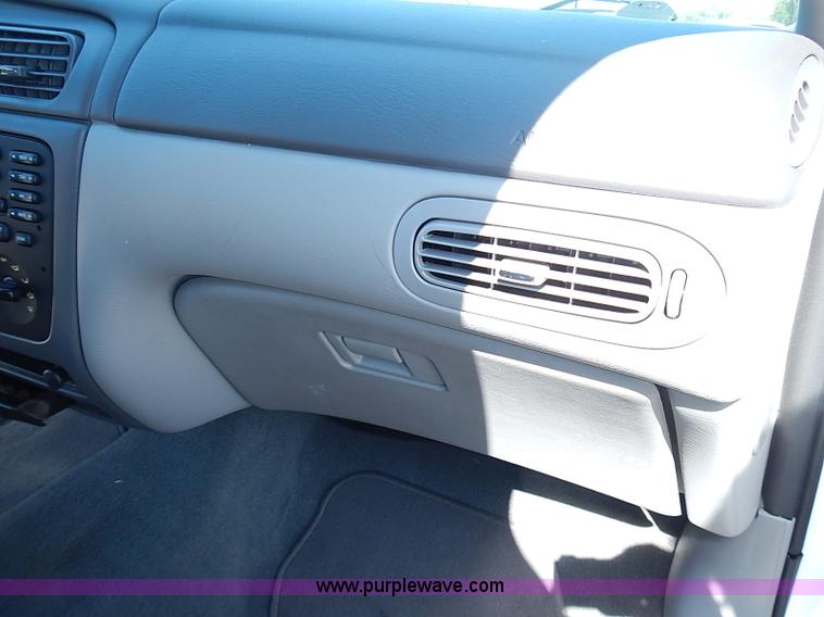 image for item I3568 2006 Ford Taurus SE