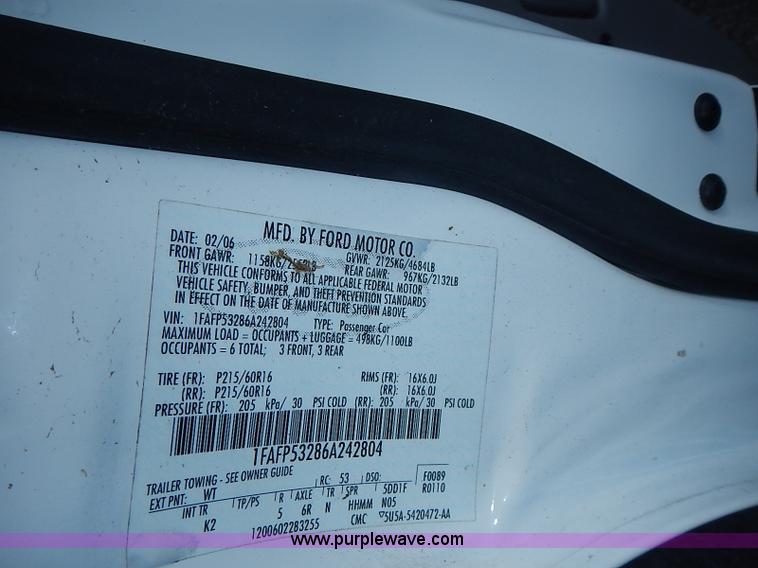 image for item I3568 2006 Ford Taurus SE