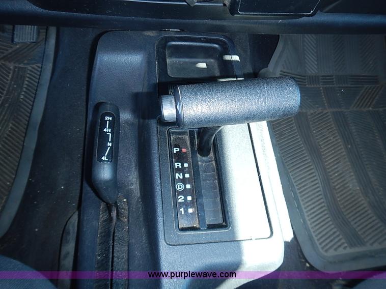 image for item I3569 2004 Jeep Wrangler X SUV