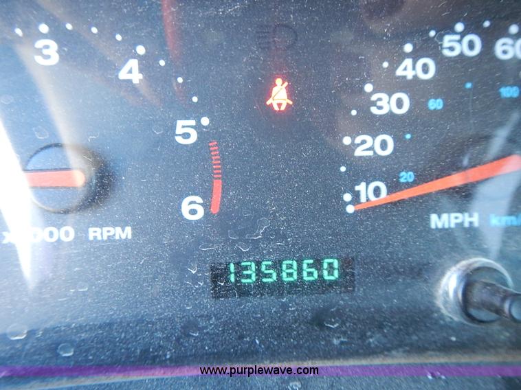 image for item I3569 2004 Jeep Wrangler X SUV