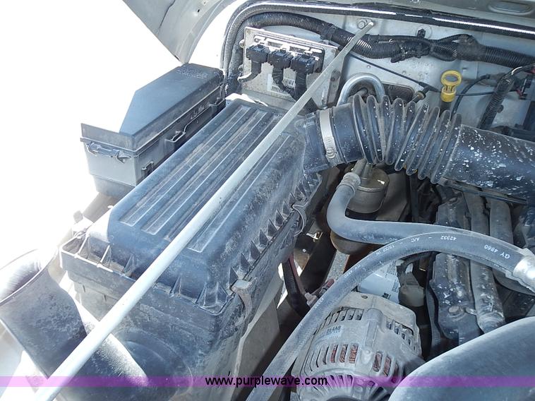 image for item I3569 2004 Jeep Wrangler X SUV