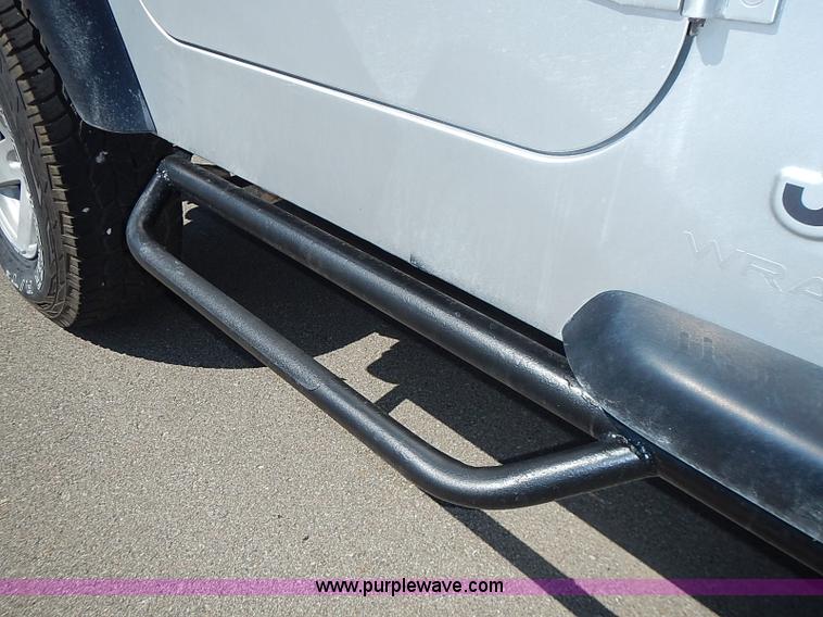 image for item I3569 2004 Jeep Wrangler X SUV