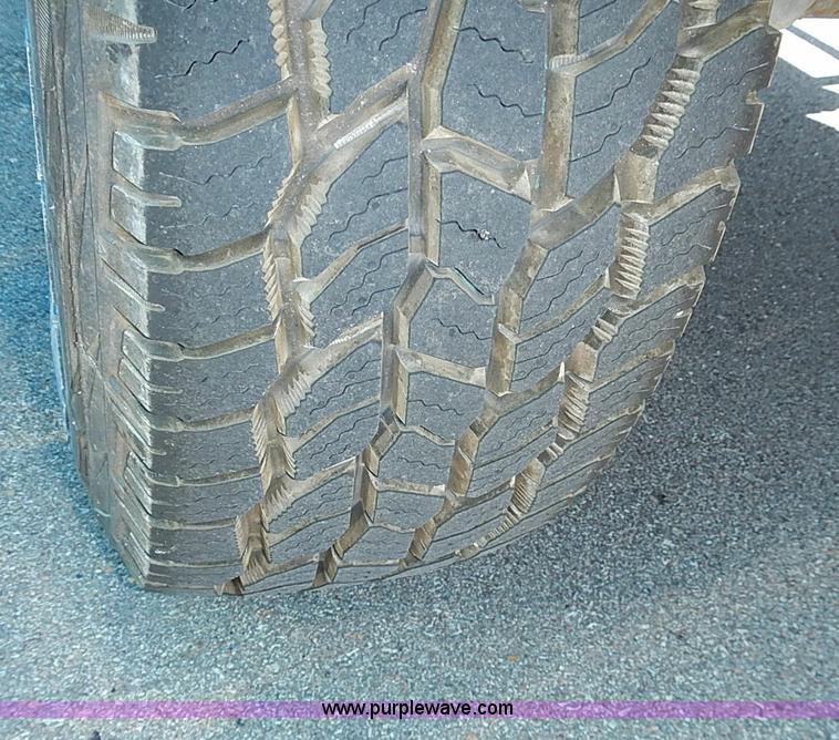 image for item I3569 2004 Jeep Wrangler X SUV