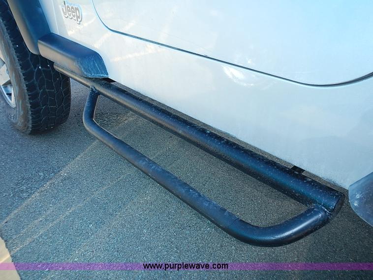 image for item I3569 2004 Jeep Wrangler X SUV