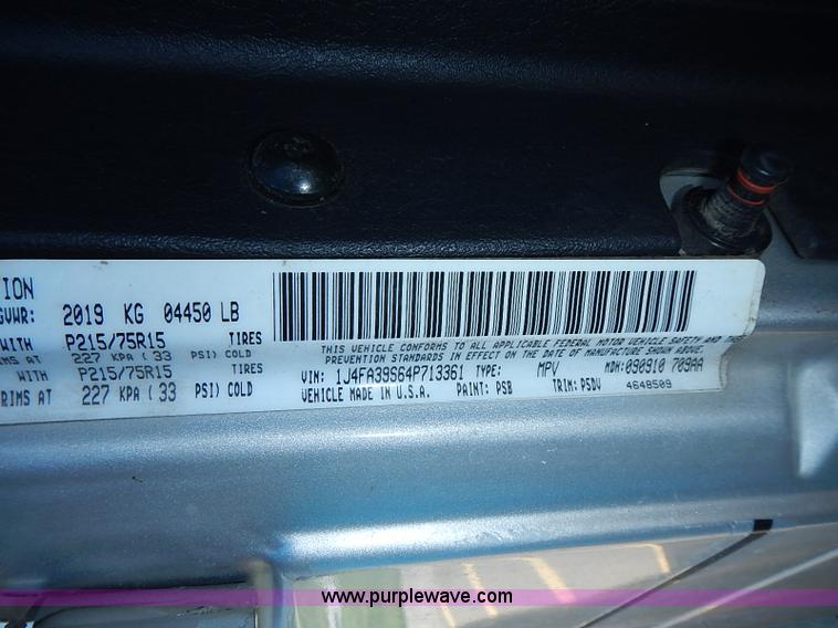 image for item I3569 2004 Jeep Wrangler X SUV