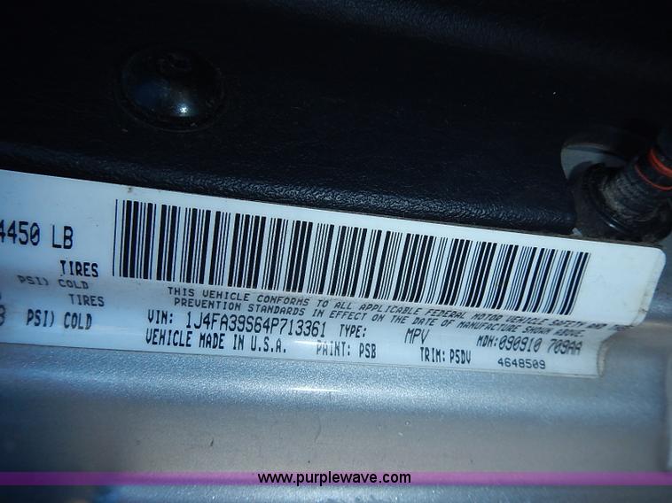 image for item I3569 2004 Jeep Wrangler X SUV